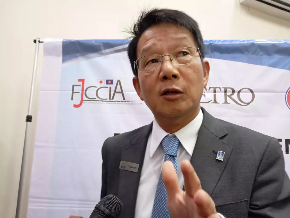 Sawamura Takero, the chairman of the Federation of Japanese Chambers of Commerce and Industry in ASEAN, talks to reporters at the ASEAN Secretariat in Jakarta on July 17, 2024. (JG Photo/Jayanty Nada Shofa) 
