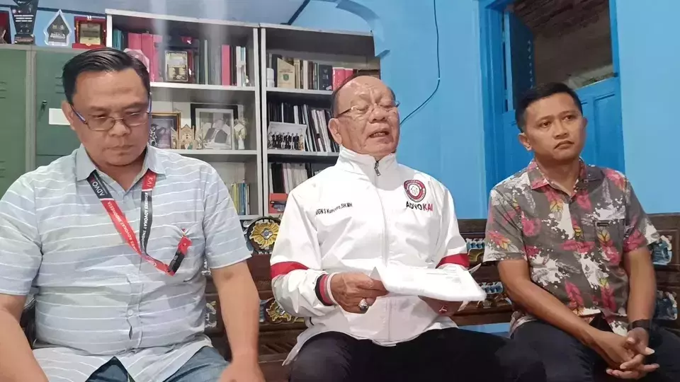Suroso Ucok Kuncoro, former head of Sidomukti district in Salatiga, speaks to journalists at his home in Central Java on Friday, July 19, 2024. (B-Universe Photo//Hanes Walda)