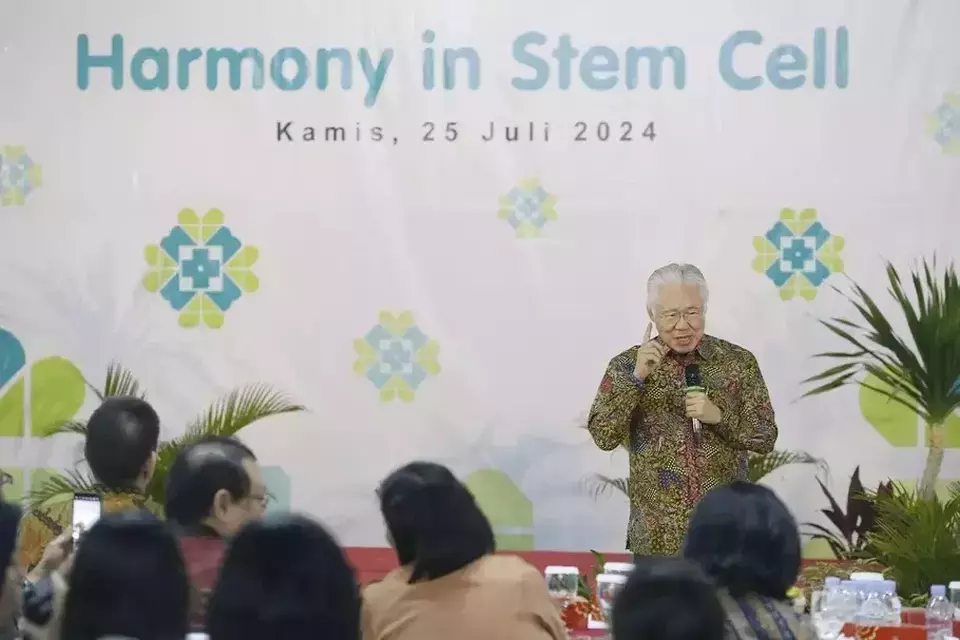 B-Universe Media Holdings Executive Chairman Enggartiasto Lukita speaks during a seminar on stem cell therapy at Cipto Mangunkusumo Hospital (RSCM) in Jakarta, Thursday, July 25, 2024. (David Gita Rosa)