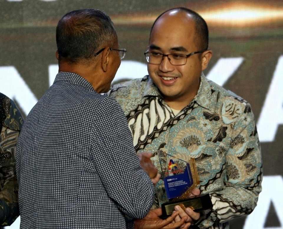 Petrochemical firm Chandra Asri Group wins an award at the Satu Inspirasi gala dinner in Jakarta on July 25, 2024.