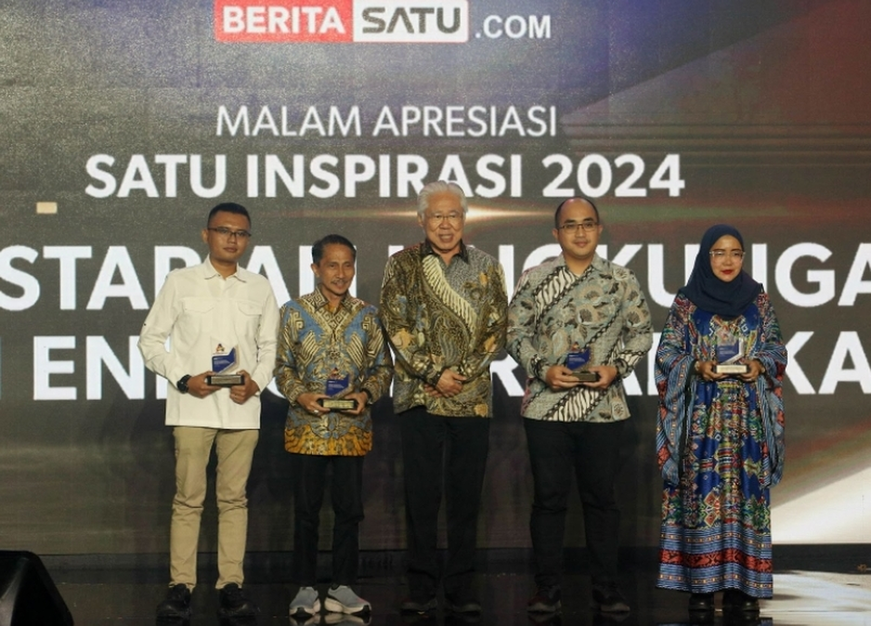 Chandra Asri Group wins a Satu Inspirasi award for improving social welfare in Jakarta on July 25, 2024.