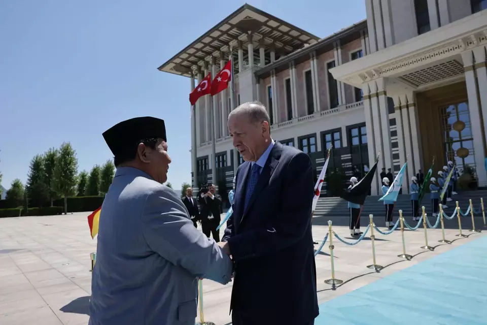 Prabowo Subianto meets Turkish President Recep Tayyip Erdogan in Ankara on July 30, 2024. Prabowo at the time was still the defense minister and president-elect. (Photo Courtesy of @prabowo via X)