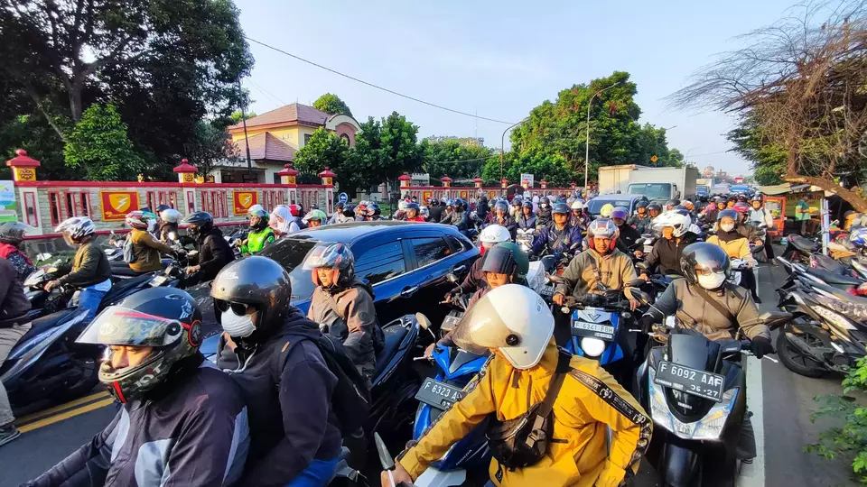 Traffic as seen in Bogor on July 15, 2024. (B1 Photo/Heru Yustanto)