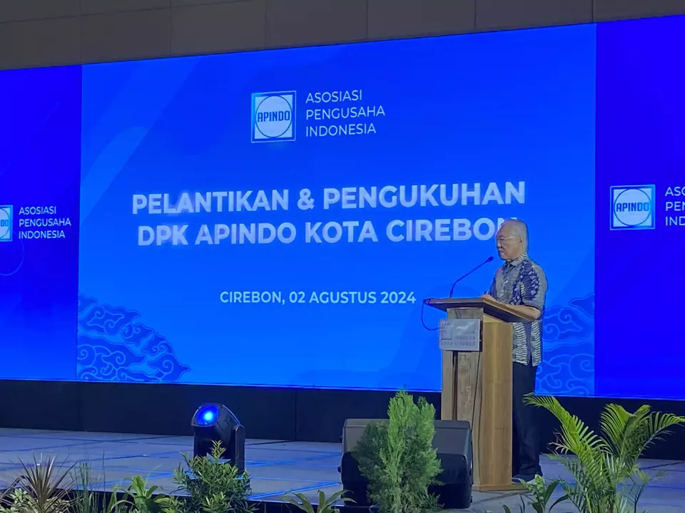 Former Trade Minister and B-Universe Chairman Enggartiasto Lukita attending the inauguration of the Cirebon City Management Board (DKP) of the Indonesian Employers Association (Apindo) in Cirebon on Friday, Aug. 2, 2024. (Beritasatu.com/Ricki Harahap)