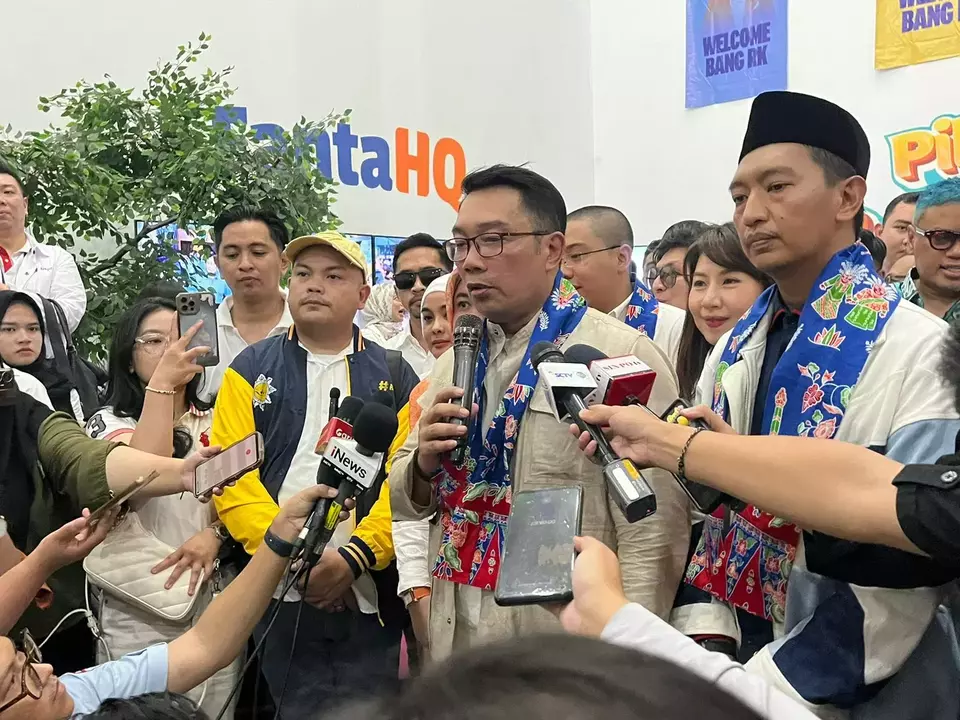 Jakarta gubernatorial candidate Ridwan Kamil (RK) speaks to journalists in Menteng, Central Jakarta, Monday, Sept. 2, 2024. (Beritasatu.com/Stefani Wijaya)