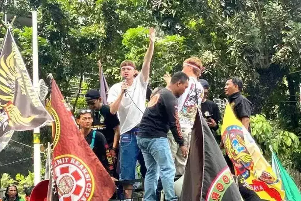 British nationals Benjamin James Lovell and Benjamin Thomas Sloan taking part in an online motorcycle taxi drivers' demonstration on Aug. 28, 2024. They were deported by the Central Jakarta Immigration Office on Sept. 4, 2024.