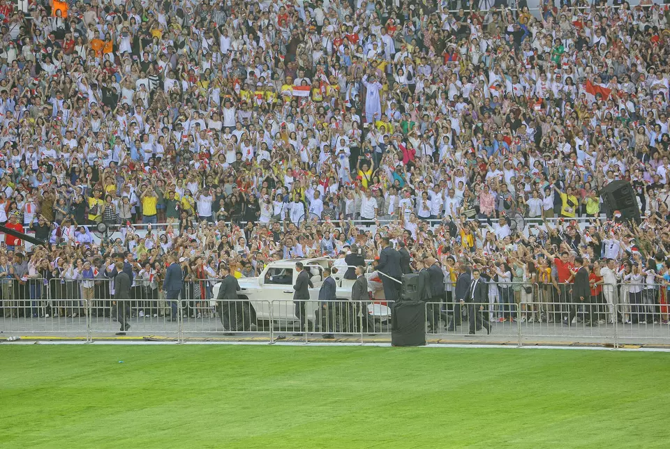 Pope Francis greets Indonesian Catholic followers at Bung Karno Stadium in Jakarta, Thursday, Sept. 5, 2024. (B-Universe Photo/Joanito De Saojoao)