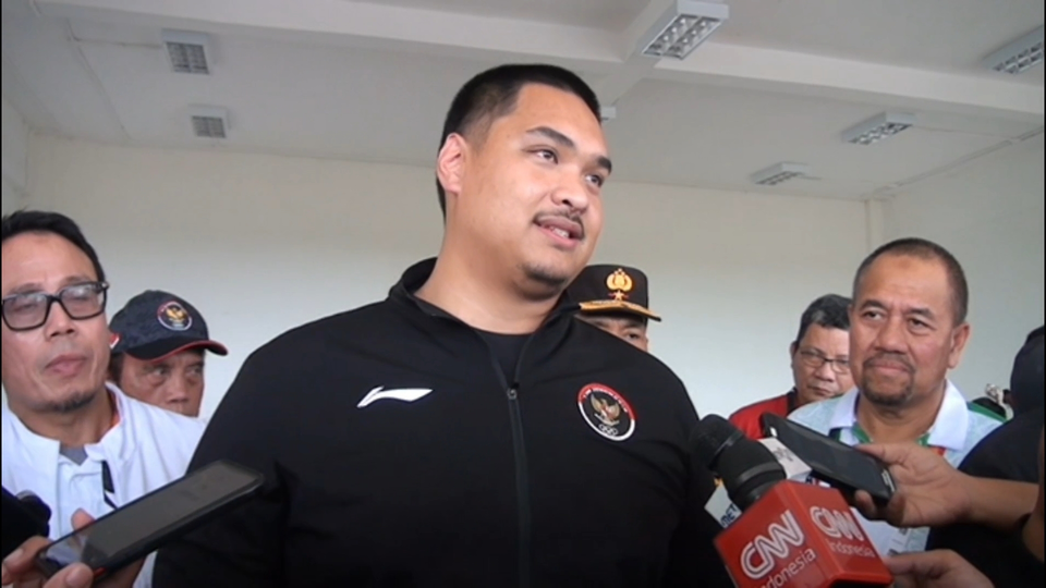 Youth and Sports Minister Dito Ariotedjo addresses the media after inspecting the indoor volleyball venue at the 21st National Sports Week in Deli Serdang, Aceh and North Sumatra, Sept. 13, 2024. (Beritasatu.com/Panji Satrio)