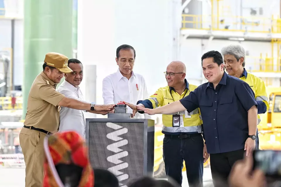 President Joko "Jokowi" Widodo launches the Amman Mineral copper smelter in West Sumbawa, West Nusa Tenggara on Sep. 23, 2024. (Photo Courtesy of Presidential Press Bureau)
