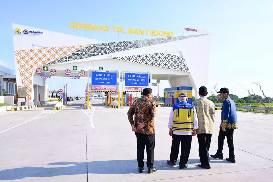 President Joko "Jokowi" Widodo inaugurates the Solo-Yogyakarta-YIA Kulonprogo Toll Road Section I connecting Kartasura to Klaten on Sep. 19, 2024. (Photo Courtesy of Presidential Press Bureau)