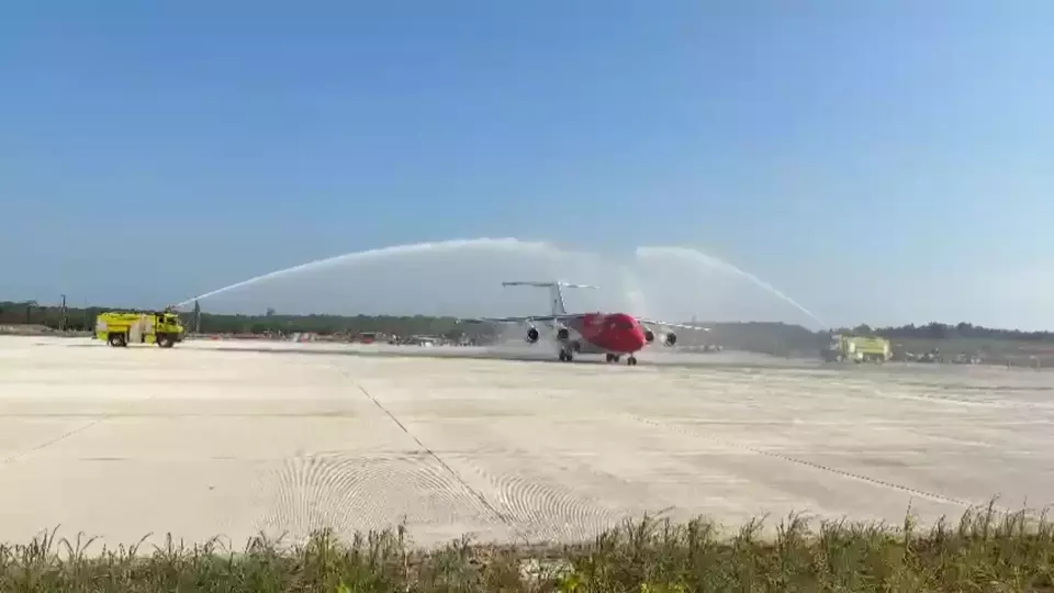 President Joko "Jokowi" Widodo’s presidential plane, the RJ-85, successfully made its inaugural landing at the VVIP Nusantara Airport in Indonesia