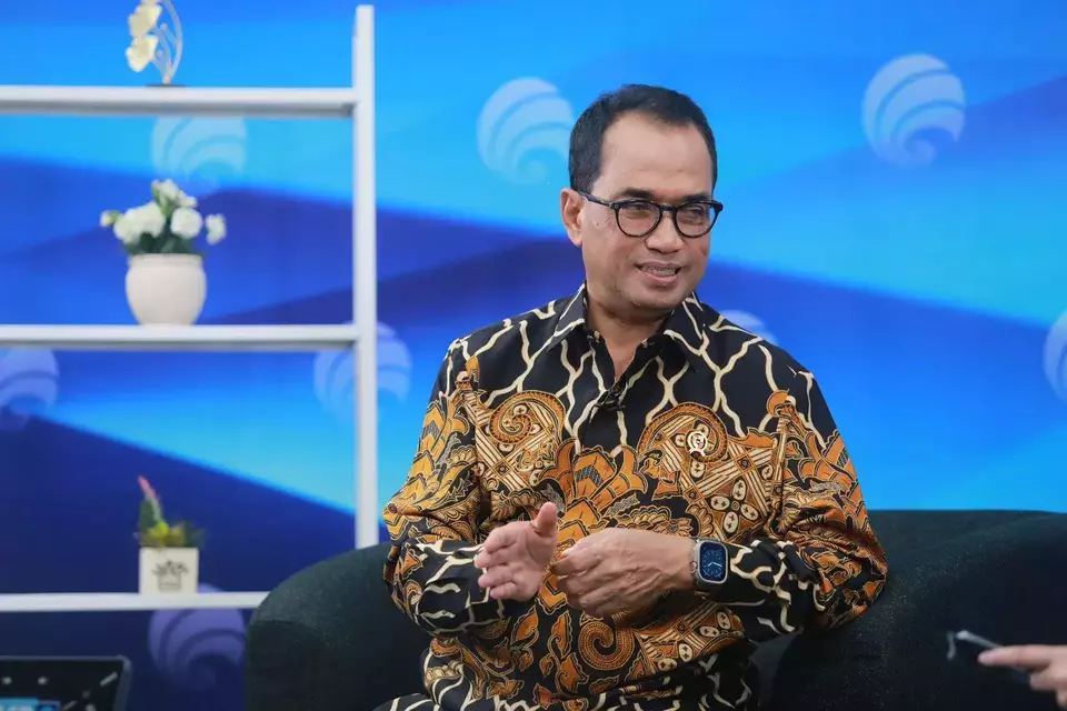 Transportation Minister Budi Karya Sumadi speaks at the discussion "10 Years Connecting Indonesia for Equity and Justice" in Jakarta on September 30, 2024. (Beritasatu.com/Hendro Situmorang)