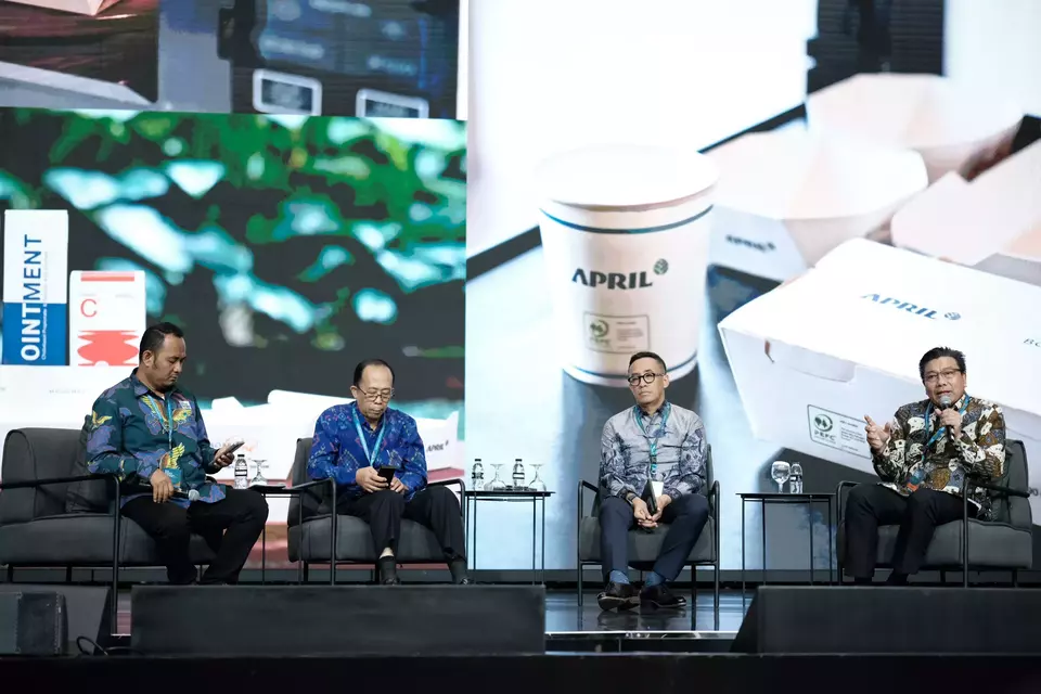 Sihol Aritonang, the president director of APRIL Group’s operational arm Riau Andalan Pulp and Paper (RAPP), becomes a panelist at the 2024 BNI Investor Daily Summit in Jakarta on Oct. 8, 2024. (Handout Photo)