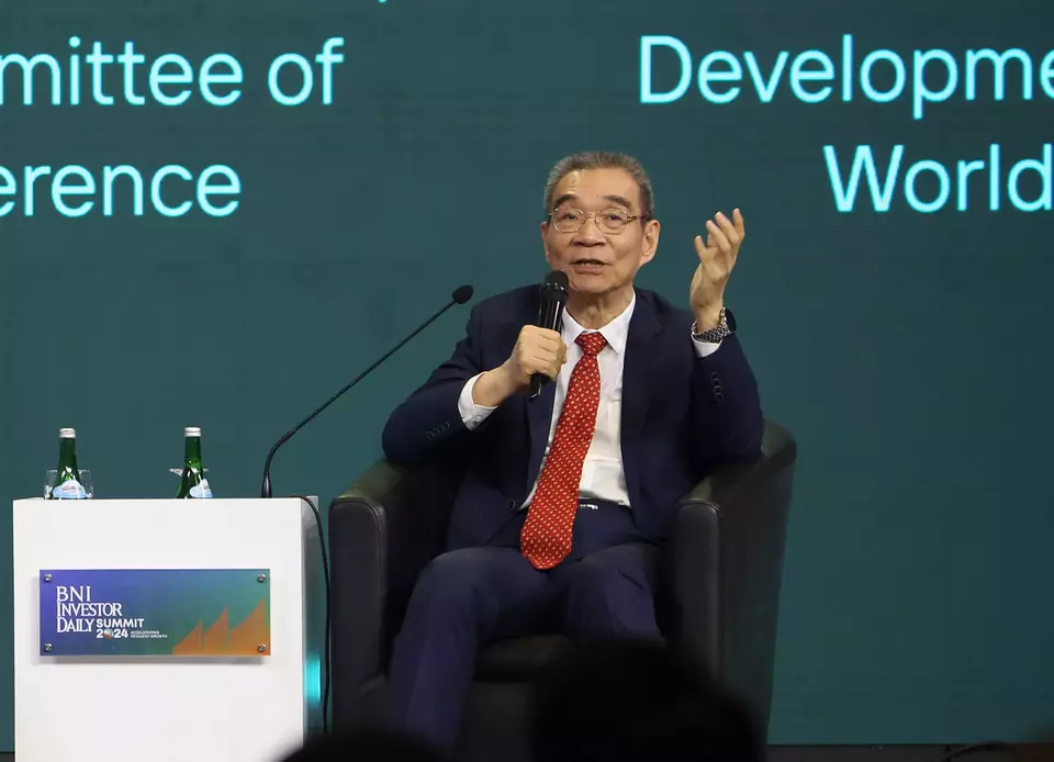 Justin Yifu Lin, economic professor of Peking University, speaks at the BNI Investor Daily Summit in Jakarta, Tuesday, Oct. 8, 2024. (Joanito De Saojoao)
