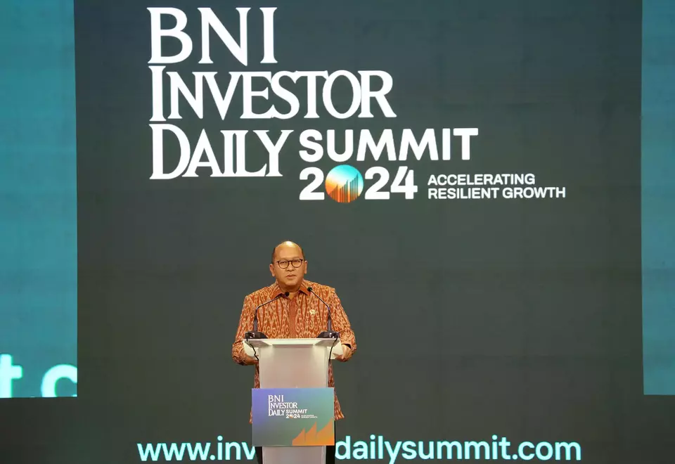 Investment Minister and Head of the Investment Coordinating Board (BKPM) Rosan Roeslani speaks at the BNI Investor Daily Summit 2024 at the Jakarta Convention Center on Wednesday, Oct. 9, 2024 (Beritasatu Photo/Joanito De Saojoao)