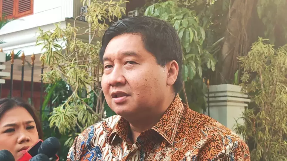 Great Indonesia Movement (Gerindra) Party politician Maruarar Sirait arrives at President-elect Prabowo Subianto's residence in Kertanegara, South Jakarta, on Monday, Oct. 14, 2024, in response to Prabowo’s summons. He joins other notable figures considered for ministerial positions in the upcoming administration. (Beritasatu.com/Hendro Dahlan Situmorang).