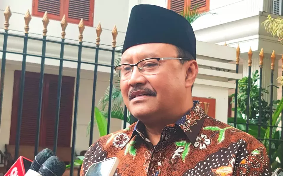 Social Affairs Minister Saifullah Yusuf visits President-elect Prabowo Subianto's residence in Kertanegara, South Jakarta, on Monday, Oct. 14, 2024. This meeting is part of the preparations for Prabowo's cabinet for the 2024-2029 administration.(Beritasatu.com/Hendro Dahlan Situmorang)
