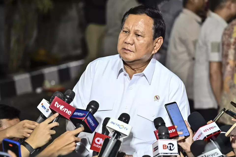 President-elect Prabowo Subianto speaks with journalists at his private residence on Kertanegara IV Street, South Jakarta, Monday, Oct. 14, 2024. (Antara Photo/Aprillio Akbar)