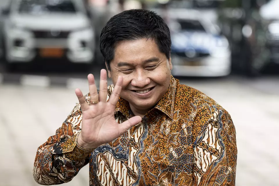 Maruarar Sirait greets reporters upon arrival at the residence of President-elect Prabowo Subianto in Kertanegara, South Jakarta, Monday, Oct. 14, 2024. (Antara Photo/Aprillio Akbar)