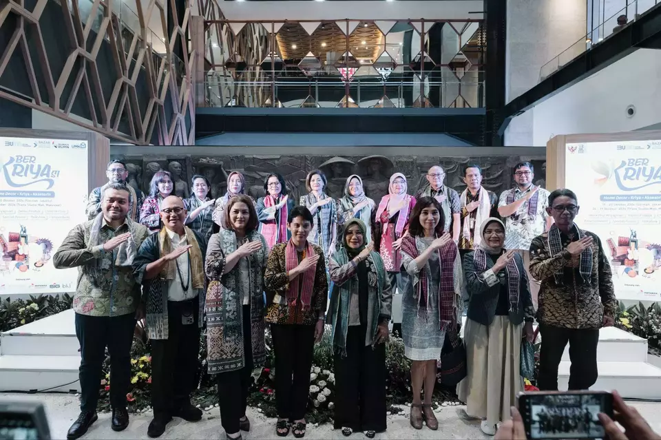 Indonesia's State-Owned Enterprises (SOE) Ministry launched the BerKRIYAsi Bazaar for Indonesia on Oct.17, 2024. The event aims to help craft-based MSMEs market their products and boost sales while preserving traditional Indonesian crafts through unique handmade items inspired by ethnic and cultural heritage.