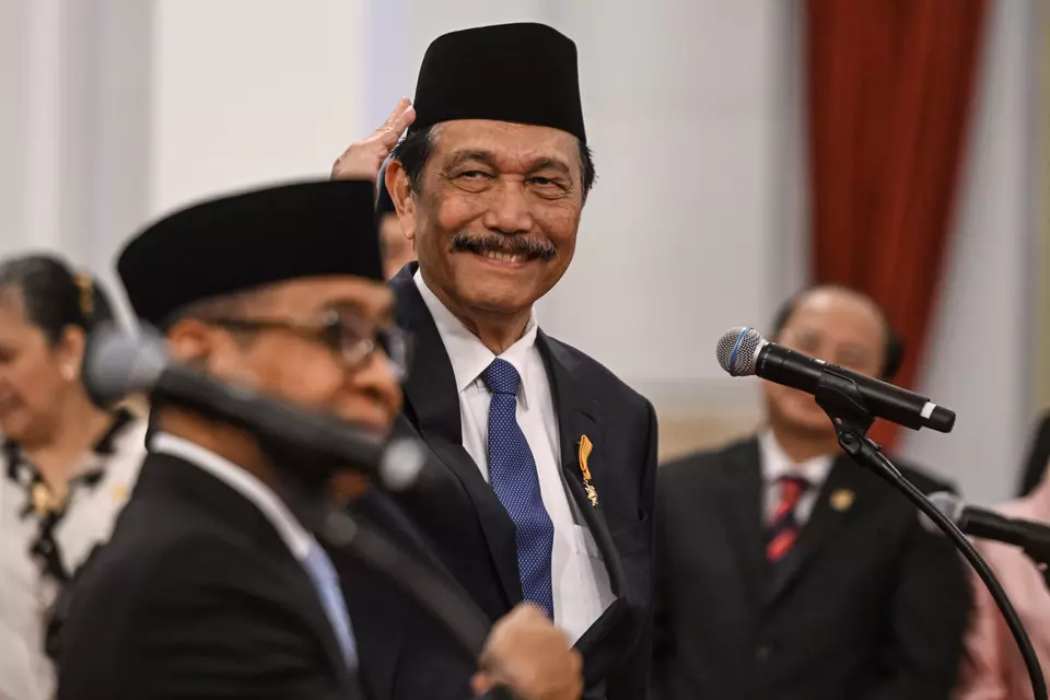 Former chief investment affairs minister Luhut Binsar Pandjaitan gets appointed by President Prabowo Subianto as the National Economic Council chief at the State Palace in Jakarta on Oct. 21, 2024. (Antara Photo/Hafidz Mubarak A)