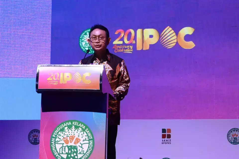 Chairman of the Indonesian Palm Oil Association (Gapki), Eddy Martono, delivers opening remarks at the 20th Indonesian Palm Oil Conference and 2025 Price Outlook (IPOC 2024) in Nusa Dua, Bali, on Thursday, November 7, 2024.