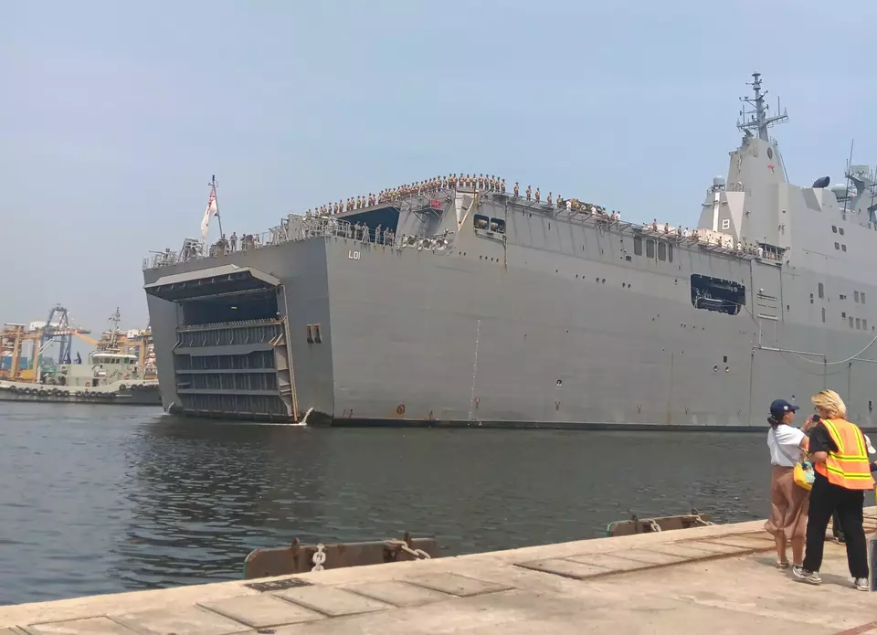 Australian Navy ship arrives in Tanjung Priok Port in Jakarta on Nov. 19, 2024. (B Universe Photo/Agnes Valentina Christa) 
