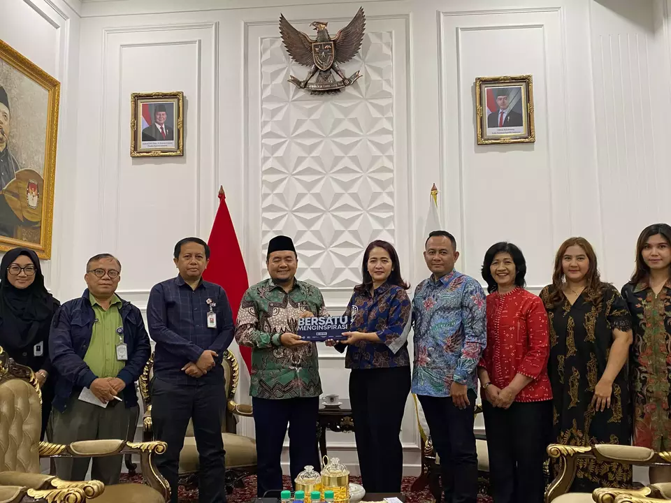 Building Collaboration, B-Universe Holds a Meeting with the KPU