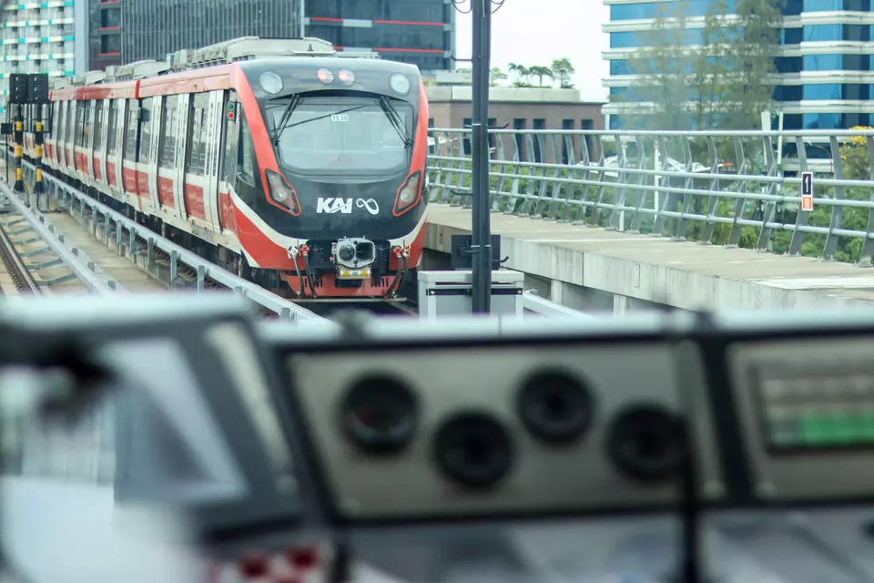 The Jabodebek light rail transit as seen in Cawang, Jakarta, on Nov. 27, 2024. (Antara Photo/Idlan Dziqri Mahmudi)