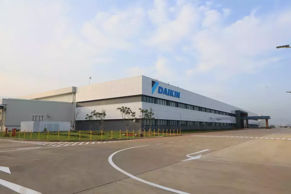 Daikin Industries Indonesia (DIID) has completed its first full-scale air conditioner (AC) factory in Cikarang, West Java. The 20-hectare facility was built with an investment of Rp 3.3 trillion ($206 million). The factory has already begun production, delivering its first 2,000 household AC units, DIID Director Budi Mulia said on Thursday, Dec. 12, 2024. (Beritasatu.com/Djaka Riyanto)