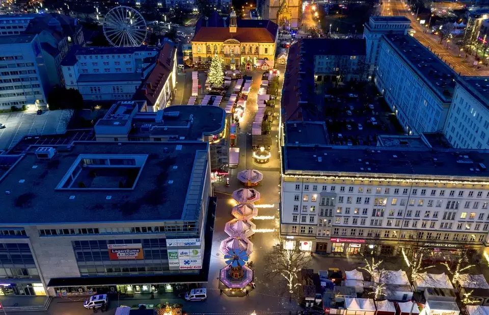 The Christmas market, where a car drove into a crowd on Friday evening, in Magdeburg, Germany, is empty on Saturday evening, Dec. 21, 2024. (AP Photo/Michael Probst)