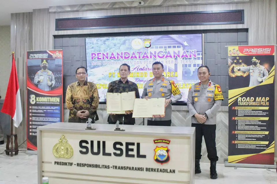 Gold miner PT Masmindo Dwi Area (MDA) has signed a Memorandum of Understanding (MoU) with the South Sulawesi Regional Police to bolster security and law enforcement in its operational area, designated as a Vital National Object (PSN), on Monday, Dec. 23, 2024. (Masmindo Dwi Area)