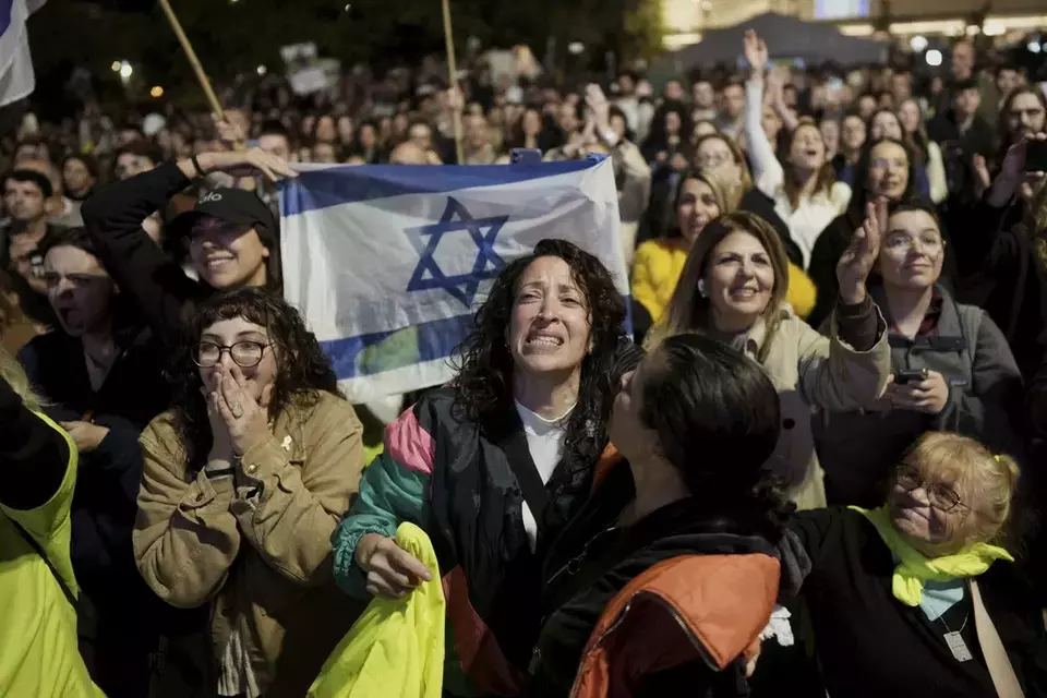Three Hostages Arrive in Israel from Gaza as Fragile Ceasefire Passes First Hurdle