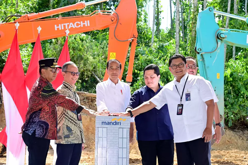 Former President Joko "Jokowi" Widodo holds the groundbreaking ceremony for the state-owned bank Mandiri