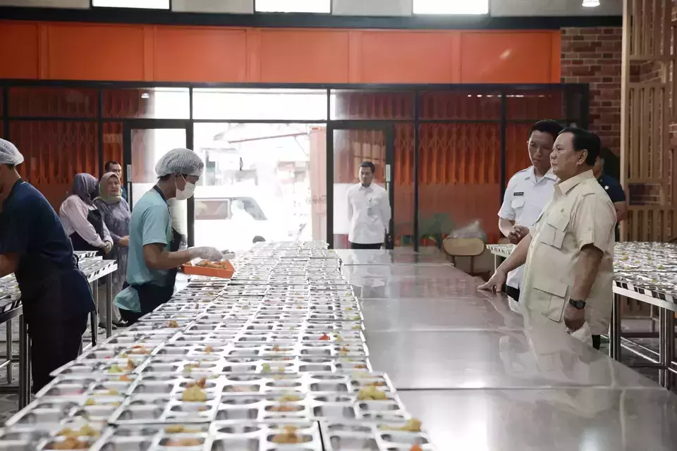 Prabowo Finally Makes Surprise Free Meal Inspection in East Jakarta