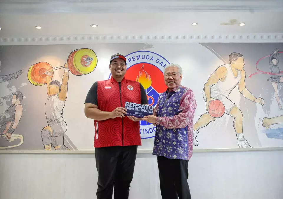 Sports Minister Welcomes Collaboration with B-Universe