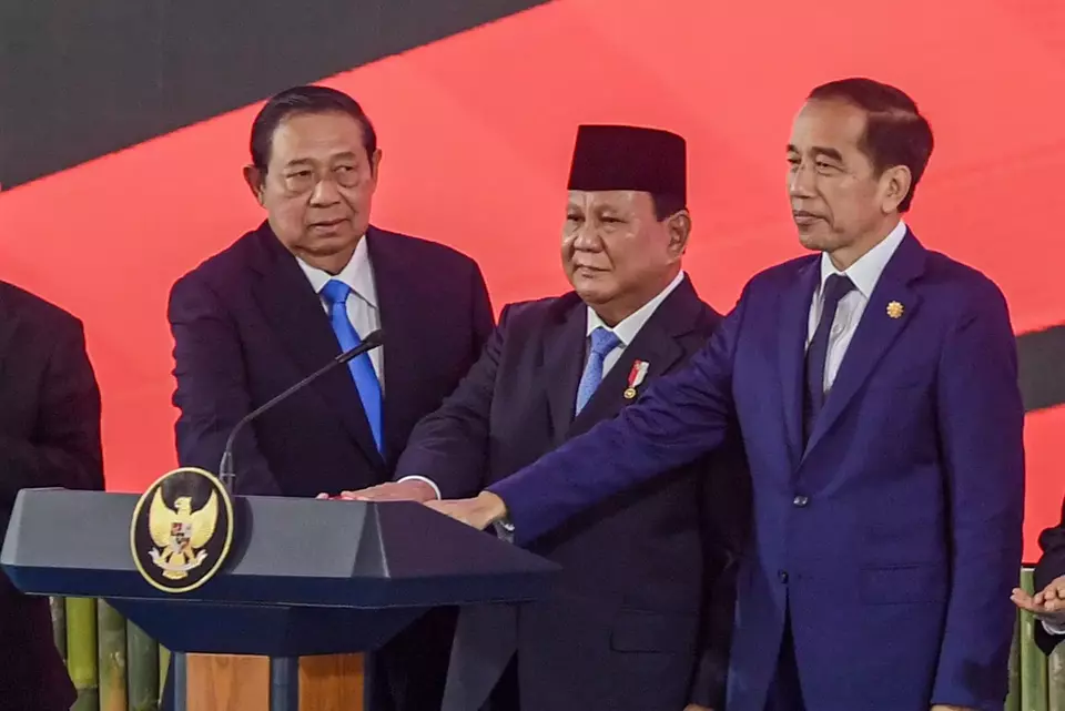FILE - President Prabowo Subianto, center, launched the sovereign wealth fund Danantara accompanied by his predecessors Susilo Bambang Yudhoyono on his right and Joko Widodo on his left at the State Palace in Jakarta, Monday, Feb. 24, 2025. (Antara Photo)
