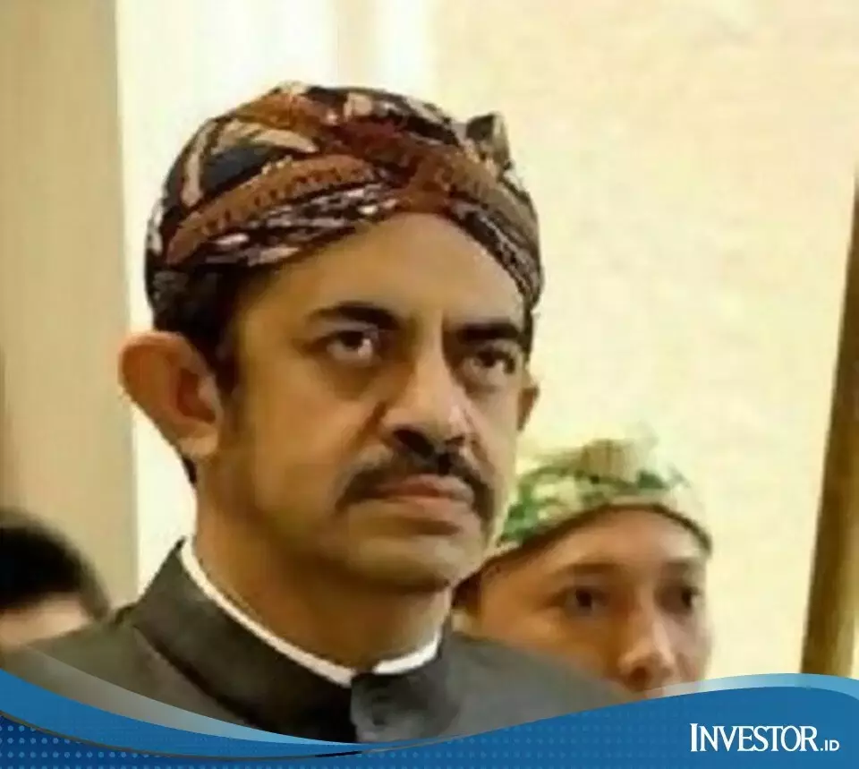 Oil tycoon Mohammad Riza Chalid is under investigation by the Attorney General's Office (AGO) for his possible involvement in a Pertamina crude oil corruption case from 2018 to 2023. The AGO raided his residence on Tuesday following the arrest of his son, Muhammad Kerry Adrianto Riza. (Investor.id)