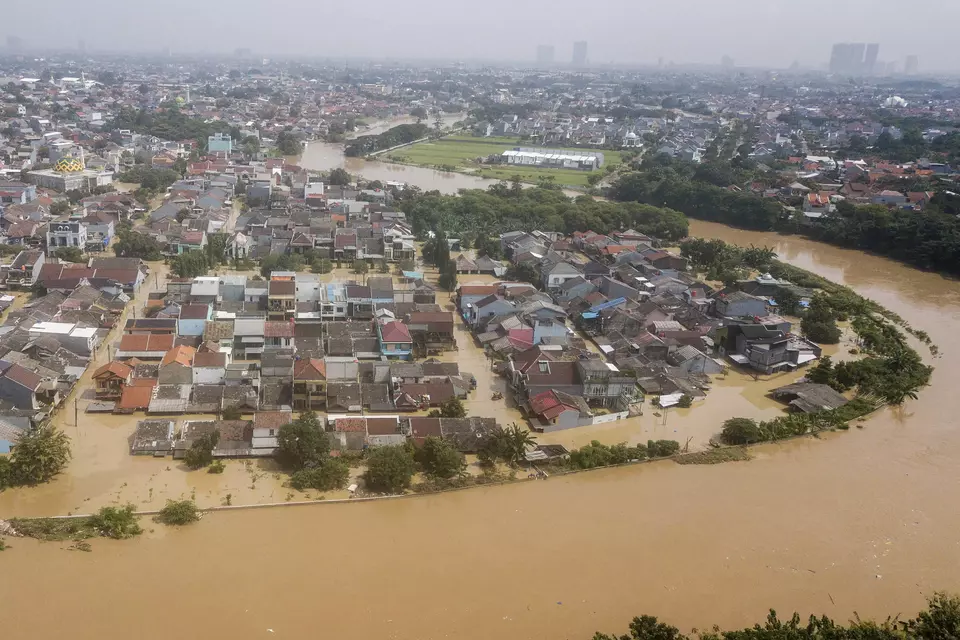 Prabowo Pledges to Improve Drainage System in Flood-Prone Bekasi