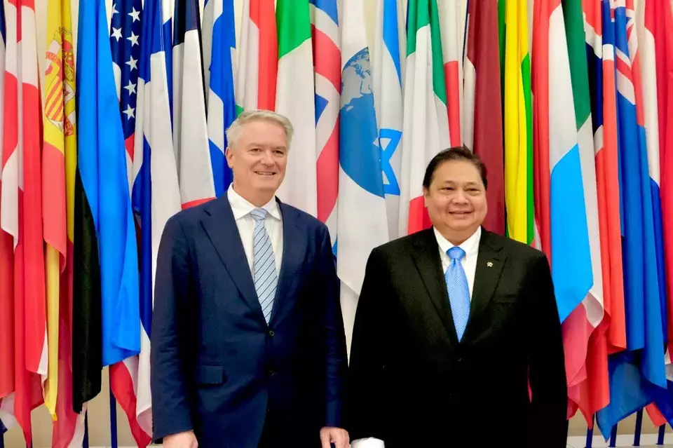 Senior minister Airlangga Hartarto meets OECD Secretary-General Mathias Cormann in Paris on March 5, 2025. (Photo Courtesy of Coordinating Ministry for Economic Affairs)