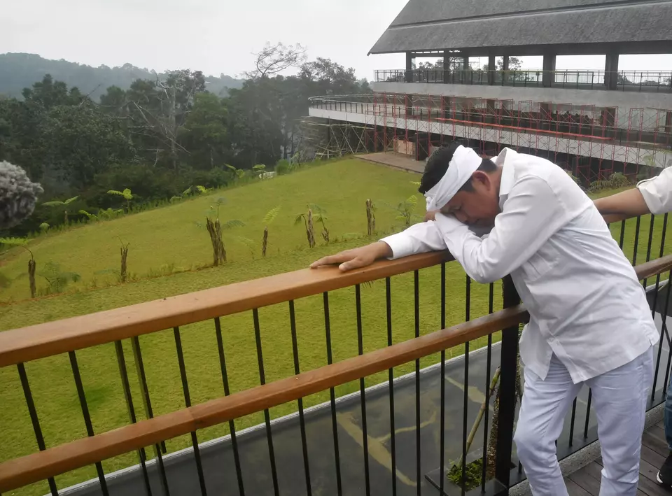 West Java Governor Dedi Mulyadi reacts during a visit to Hibisc Fantasy amusement park in Bogor, Thursday, March 6, 2025. (Antara Photo/Arif Firmansyah)