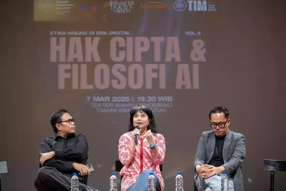 Left to right: Riri Satria, a lecturer at the University of Indonesia's Faculty of Computer Science; Saras Dewi, a writer and philosophy lecturer at the University of Indonesia; and copyright lawyer Dimaz Prayudha speak at a panel discussion titled
