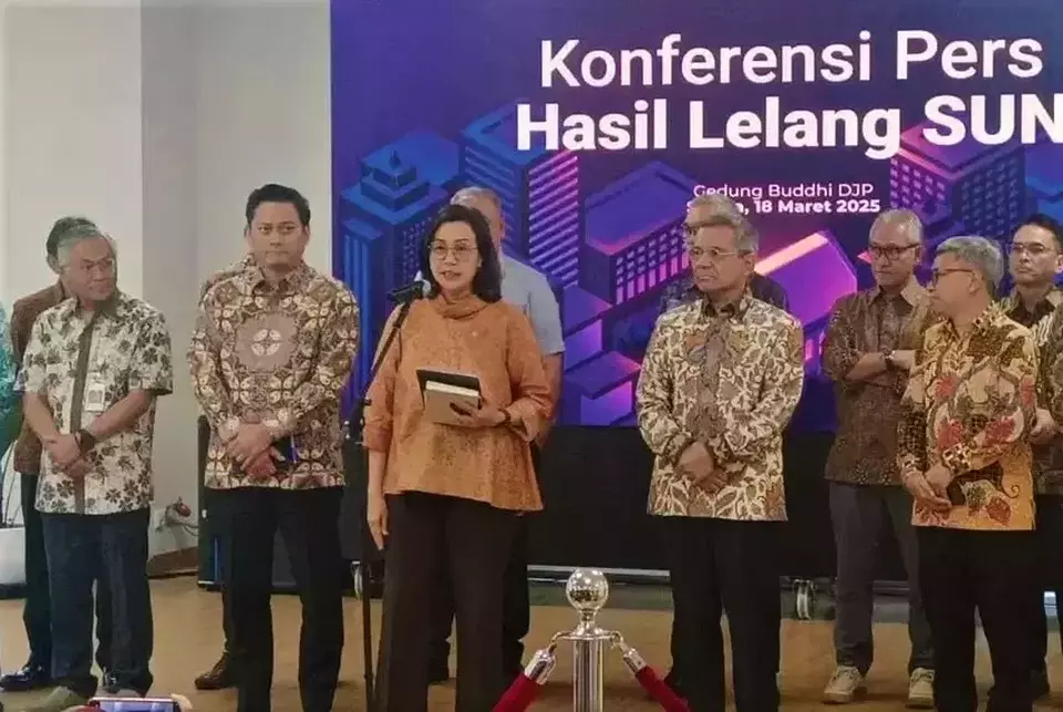 Finance Minister Sri Mulyani Indrawati speaks in a news conference at the taxation directorate office in Jakarta, Tuesday, March 18, 2025. (B-Universe Photo/Arnoldus Kristianus)