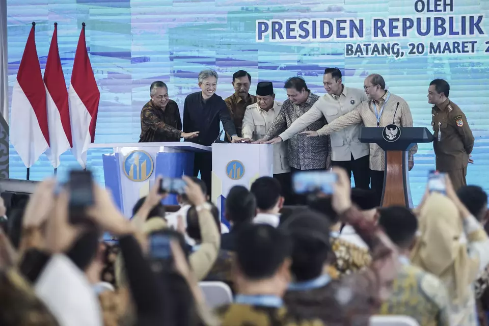 President Prabowo Subianto launches the Batang Industropolis Special Economic Zone in Central Java on March 20, 2025. (Antara Photo/Harviyan Perdana Putra)