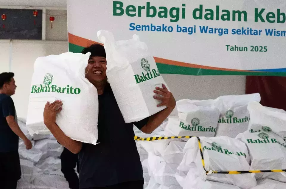Barito Pacific Group, Bakti Barito Foundation Distribute Essential Food Packages During Ramadhan