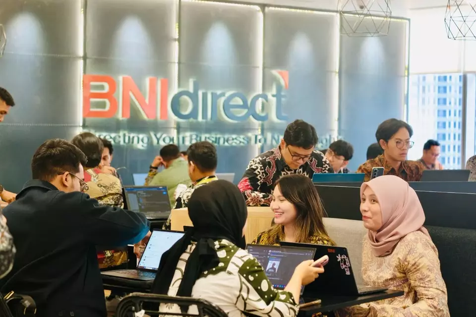 This file photo shows BNIdirect's customers. (Photo Courtesy of BNI)