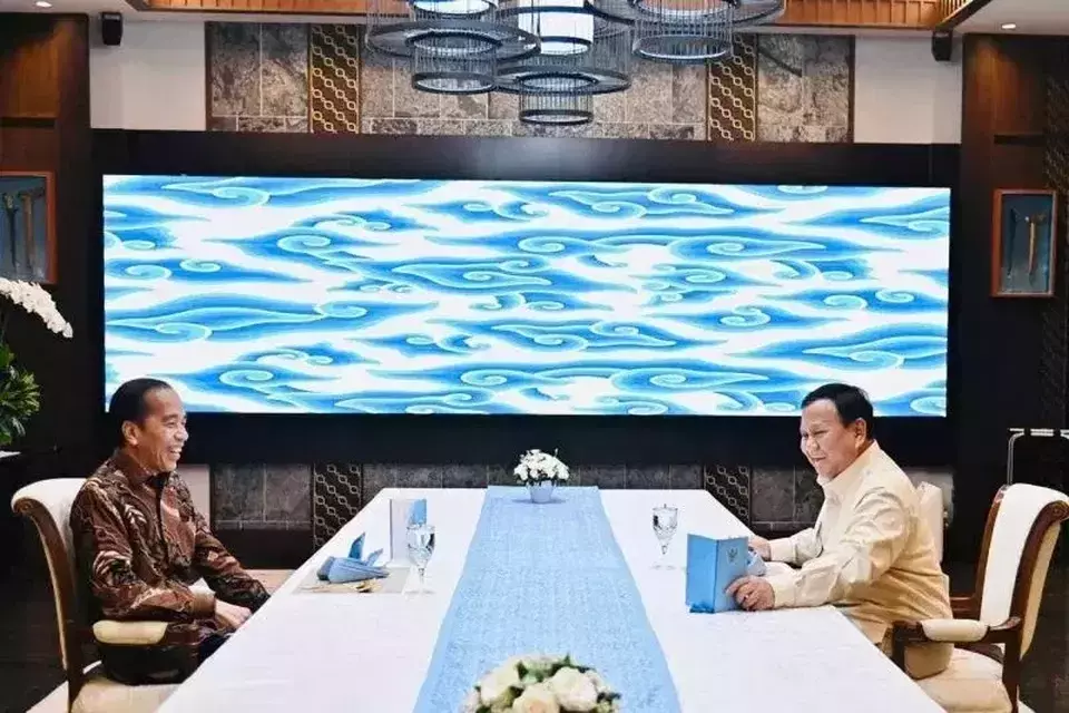 President Prabowo Subianto hosts his predecessor Joko Widodo for Ramadan dinner at the State Palace in Jakarta, Wednesday, March 26, 2025. (Photo courtesy of the Presidential Press Bureau)