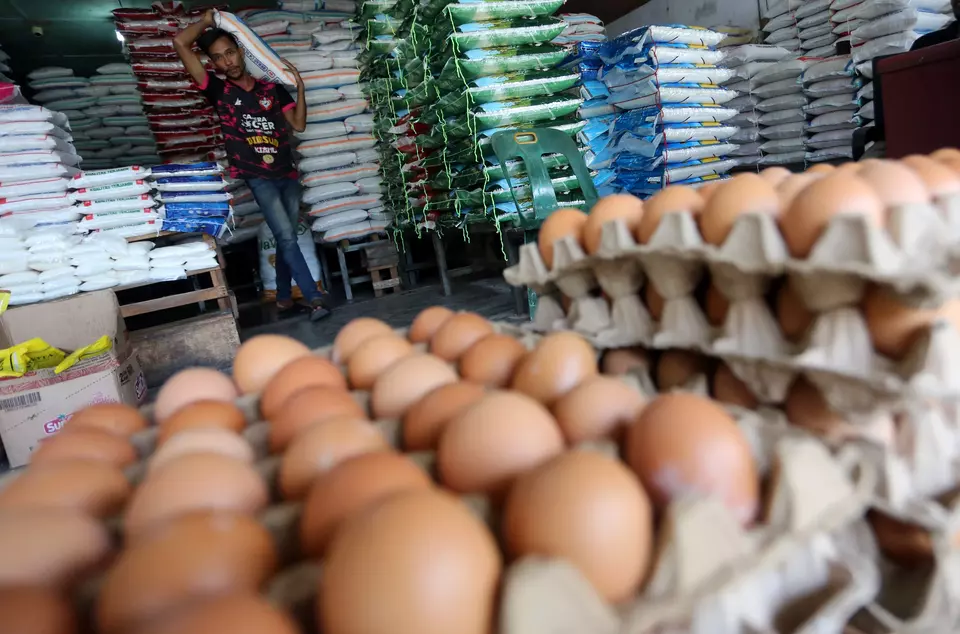Eggs as seen in a traditional market in Meulaboh, West Aceh, on March 15, 2025. (Antara Photo/Syifa Yulinnas)