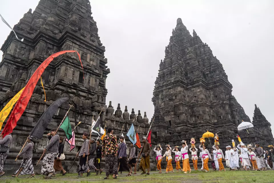 Fire, Effigies, and Silence: How Hindus in Indonesia Welcome Nyepi