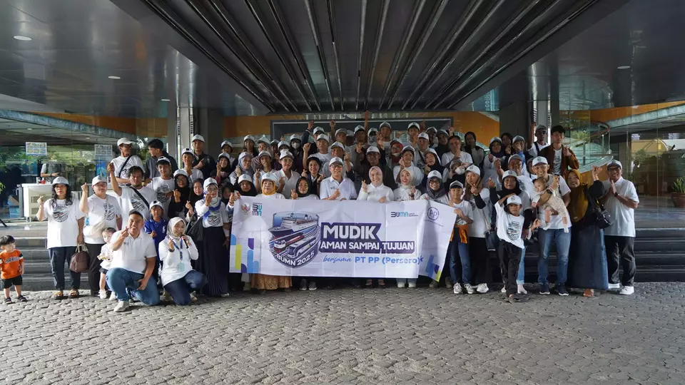 Construction firm PTPP sends off over 4,000 Eid travelers as part of the 2025 free homecoming program held by the State-Owned Enterprise (SOE) Ministry. (Photo Courtesy of PTPP)